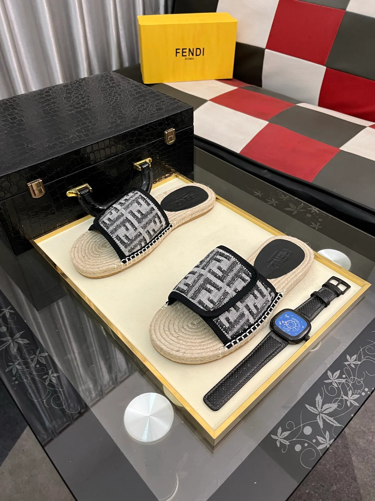 Men's shoes💰320⌚️⌚️[FENDI~Fendi slippers] High-end men's shoes brand official website 1:1 latest masterpiece: original mold customization, fabrics made of imported original materials, upgraded outsole, lighter, top quality in the market, simple and tasteful, a must-have for fashionistas, fashion is at your feet, full of confidence, the same style at the counter👍The season of summer slippers is here. Yardage: 38-44. Can be customized45.46.47